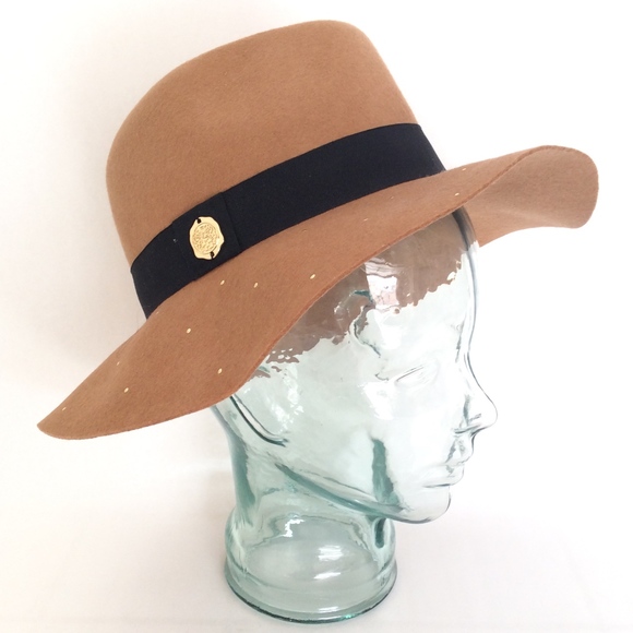 vince camuto hat